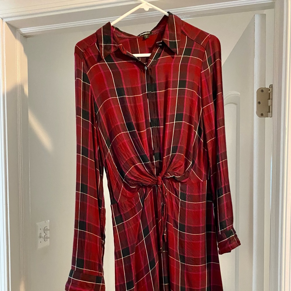 Express long sleeve dress with buttons and tie